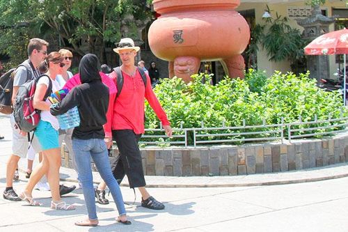 Xây dựng môi trường du lịch văn minh, thân thiện