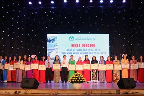 Ngành Giáo dục TP. Vĩnh Yên tổ chức Hội nghị tổng kết năm học 2018-2019 và triển khai nhiệm vụ năm học mới 2019-2020