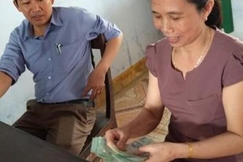 Người phụ nữ đánh rơi 20 triệu đồng được nhận lại tài sản