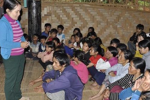 Ở nơi Hiệu trưởng, Hiệu phó đến từng nhà 'mời' trẻ đi học