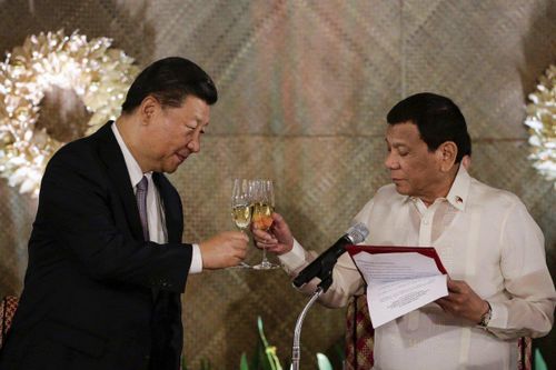 Ông Duterte đến Bắc Kinh giữa căng thẳng về Biển Đông