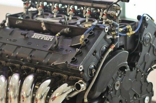 Động cơ V12 của Ferrari được rao bán 375.000 USD trên eBay