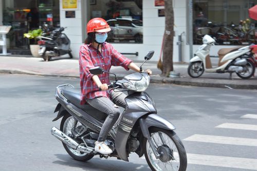 Mua Honda Blade hay Yamaha Sirius cho con vào đại học?