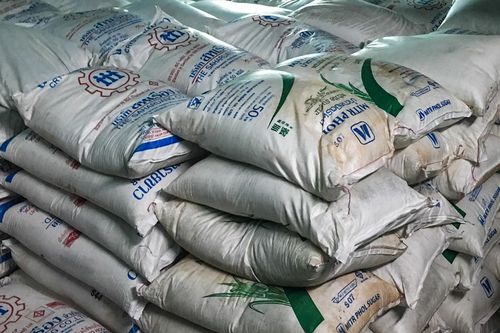 Tạm giữ 32 tấn đường nhập lậu từ Thái Lan