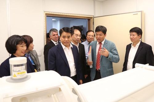 Chủ tịch Nguyễn Đức Chung: Đưa chất lượng khám chữa bệnh ngành y tế Hà Nội ngày càng tốt hơn