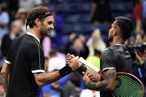 Federer chật vật vào vòng hai Mỹ mở rộng