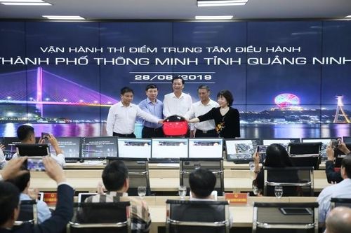 Quảng Ninh vận hành thí điểm Trung tâm điều hành thành phố thông minh