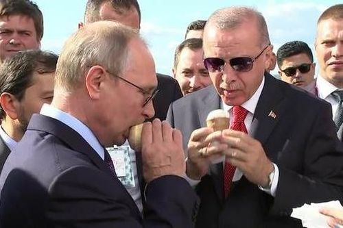 Putin - Erdogan: 'Ngoại giao kem ly' hay sự trêu chọc Dondurma