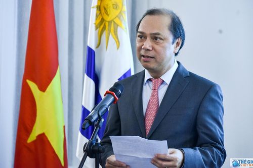 Thứ trưởng Nguyễn Quốc Dũng dự lễ kỷ niệm 194 năm ngày Quốc khánh Uruguay