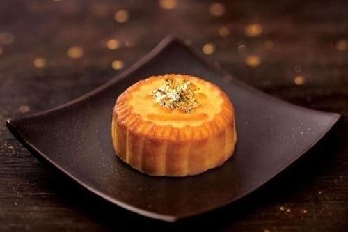 5.000 hộp bánh trung thu dát vàng bán hết vèo