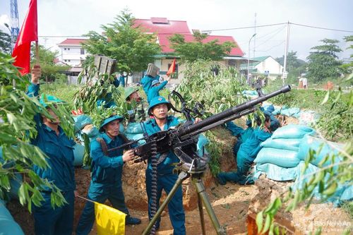 Con Cuông khen thưởng 24 cá nhân sau đợt diễn tập khu vực phòng thủ