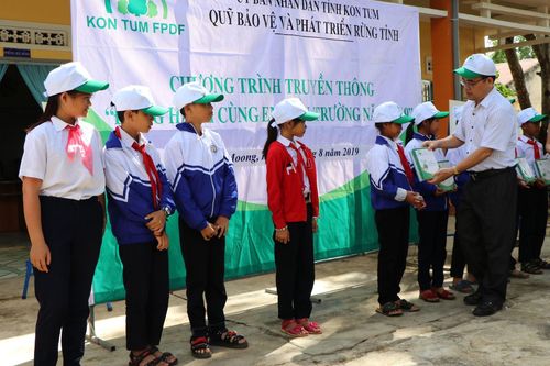 Kon Tum: Tuyên truyền chính sách bảo vệ rừng đến học sinh