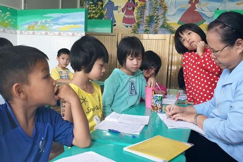 Những ''cánh én'' làm nên mùa xuân