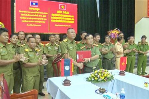 Hội đàm giữa Công an tỉnh Quảng Trị với Công an các tỉnh Savannakhet, Salavan