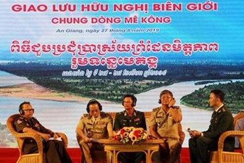 Thắm tình hữu nghị Việt Nam – Campuchia