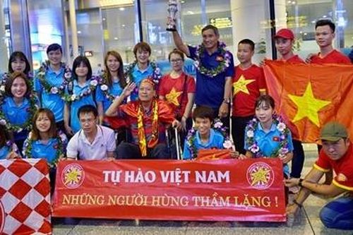 Đội tuyển nữ Việt Nam: Vinh quang ngày trở về