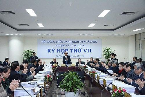 Giảm kỷ lục ứng viên công nhận chức danh GS, PGS vì quy định mới