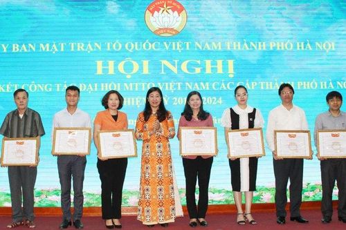 Khen thưởng 172 tập thể, cá nhân trong công tác Đại hội MTTQ các cấp