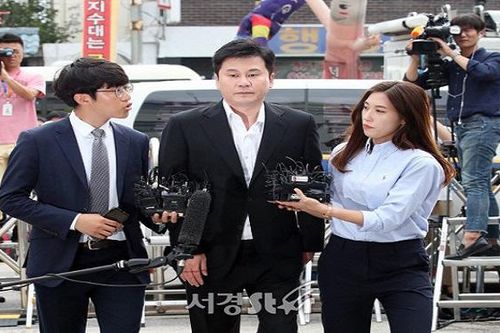 Yang Hyun Suk bị triệu tập điều tra đánh bạc, lộ diện công chúng sau nhiều cáo buộc