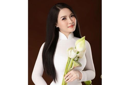 Sao mai Đinh Trang làm khó mình với 'Hát đợi anh về'
