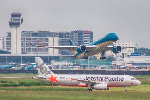 Vietnam Airlines và Jetstar 'cõng' hơn 7 triệu khách cao điểm Hè