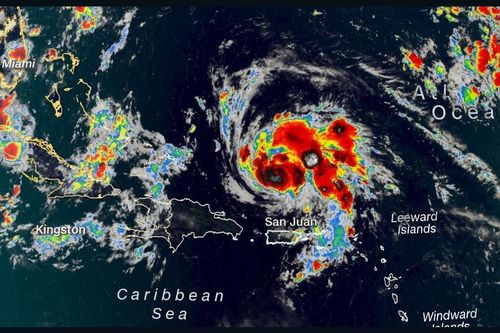 Mỹ: Bão Dorian có thể mạnh lên cấp 4 khi đổ bộ vào bang Florida