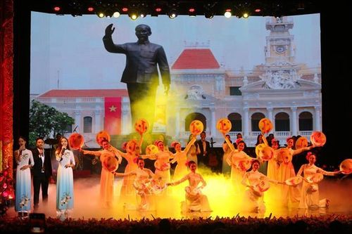 Nhiều chương trình văn hóa nghệ thuật nhân 50 năm thực hiện Di chúc của Bác Hồ và kỷ niệm Quốc khánh 2/9