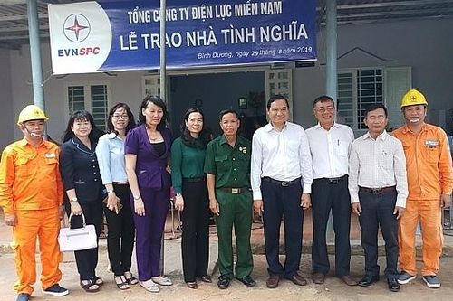 EVNSPC tổ chức trao nhà tình nghĩa cho người có công tại Bình Dương