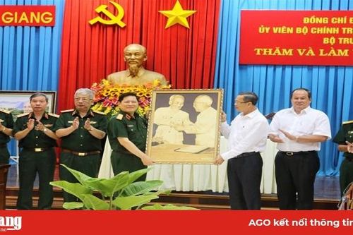 Giữ vững quốc phòng - an ninh, tạo động lực phát triển