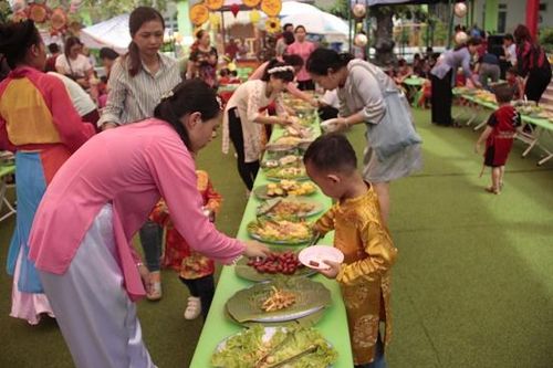 Trường Mầm non Họa Mi Nha Trang tổ chức tiệc buffet chào năm học mới