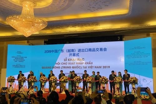 Đẩy mạnh hợp tác thương mại Việt - Trung