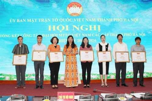 Khen thưởng 172 tập thể, cá nhân trong công tác tổ chức Đại hội MTTQ Việt Nam các cấp