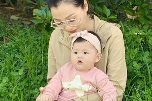Cháu gái Quang Vinh sắp tròn một tuổi