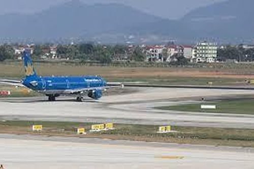 Báo cáo Thủ tướng về tình trạng xuống cấp đường băng sân bay Nội Bài