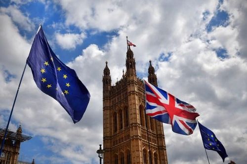 'Đối đầu' trong và ngoài Vương quốc Anh xung quanh Brexit 'cứng'