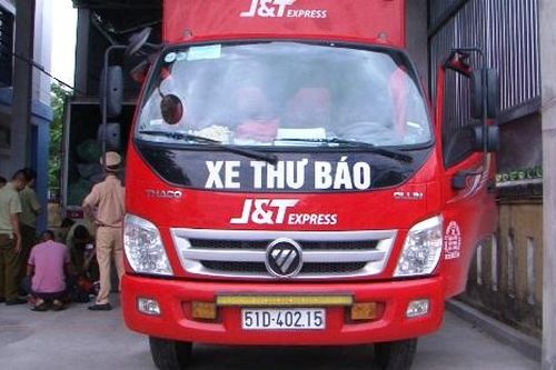 Bắt giữ 2 xe chuyển phát nhanh chở hàng lậu