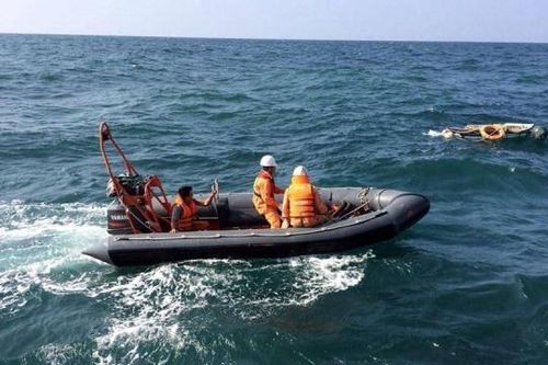 Hành trình tìm kiếm 10 thuyền viên mất tích 2 ngày trong bão số 4