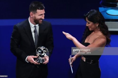 Messi trở thành cầu thủ xuất sắc nhất của UEFA trong thế … 'việt vị'