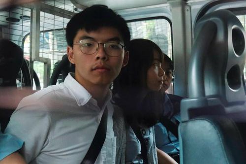 Một loạt nhà hoạt động chính trị Hồng Kông bị bắt