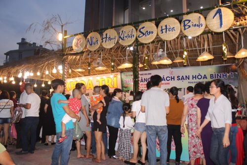 Hấp dẫn 'CHỢ PHIÊN ẨM THỰC ĐƯỜNG PHỐ' tại TP. Long Xuyên