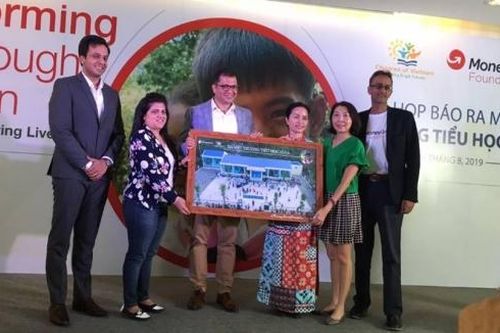 Quỹ MoneyGram tài trợ gần 37.800 USD xây trường học vùng sâu