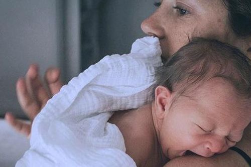 Chồng bắt tôi phải chăm con từ A-Z