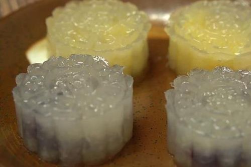 Làm bánh Trung Thu pha lê vừa ngon vừa đẹp mắt