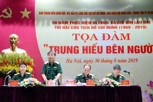 Tọa đàm Trung hiếu bên Người