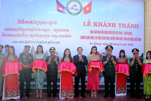 Vang mãi bài ca hữu nghị Việt Nam-Campuchia