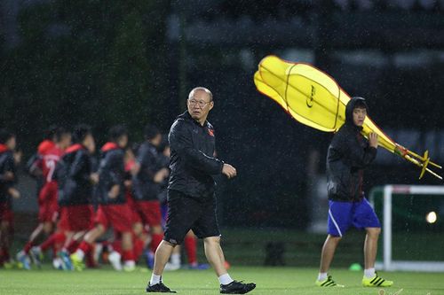 Tuyển Việt Nam bất ngờ 'đóng cửa' với báo chí trước ngày đi Thái Lan