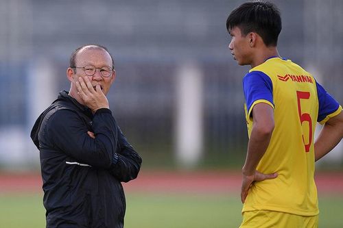 Thầy Park 'sốc' Văn Hậu sang Hà Lan, lo vắng mặt SEA Games