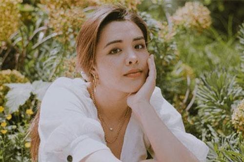Nhan sắc 21 tuổi ngày càng rực rỡ của cô con gái lớn của nữ diễn viên Chung Lệ Đề