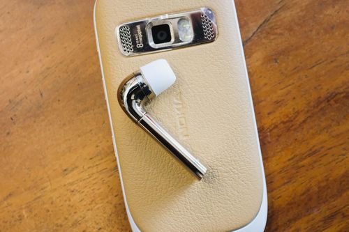 Chiếc Nokia đồ cổ ở VN đi trước Apple AirPods cả thập niên