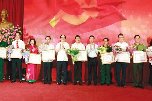 Hà Nội học tập và làm theo di huấn của Chủ tịch Hồ Chí Minh: Đoàn kết, thống nhất, xây dựng Đảng vững mạnh